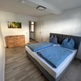 Schönes 4-Zimmer Appartment, WLAN, Küche, BAD, hotel em Ilmenau