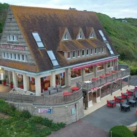 Vierville-sur-Mer में, होटल Logis Hotel Du Casino Restaurant Le Mathelia