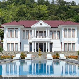 Toba Retreat Mansion and Villas, hotel di Tomok