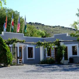The Hudson Guesthouse & Suites, hotel in Victoria West