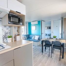 Sekoya Lodge, Mobile Home 500m de la plage, viešbutis mieste Senjosas