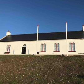 Ballintoy old school house, Hotel in Ballintoy