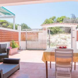 Casa Dino con accesso diretto alla Spiaggia di Punta Prosciutto, hotel u gradu Punta Prošuto