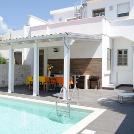 Villa Maria con Piscina nel Boomerang Village a Torre Colimena、トッレ・コリメナのホテル