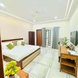 Gulmohar Residency, Hauz Khas New Delhi, Couple Friendly