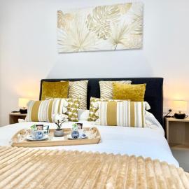 Castro Holidays - Apto B Nuevo Céntrico con Garaje Gratis, hotel in Castro-Urdiales