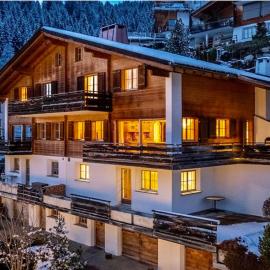 Top location and cozy chalet style, hotel in Laax