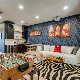 1 Mi to Dtwn: Hot Tub Haven in Richmond!, hotel u gradu 'Richmond'