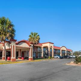 HomeTowne Studios by Red Roof Montgomery - Midtown, hotel in Montgomery