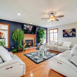 Dyer Family Escape - 20 Mi to Lake Michigan!, hotel en Schererville