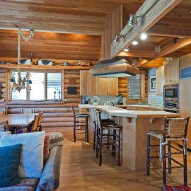 La Maconnerie Cabin Four Family