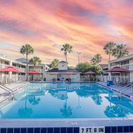 Cozy hotel with Super location near Disney, hotel in Kissimmee