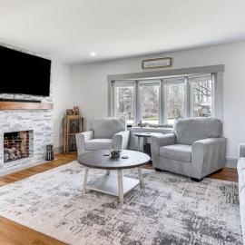 Acres Away Spacious Maine Retreat with Bunkhouse