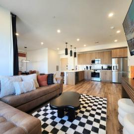 The James Suite One-Newly Built, 2 BR, Beach Block, hotel in Atlantic City