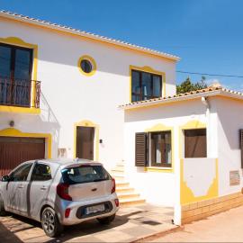 Casa Bellarosa, hotelli kohteessa Raposeira