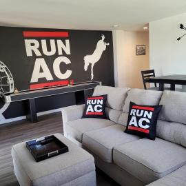 Run-AC Villa- Block from Ocean Casino & Waterpark!