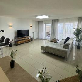C&V 3 Personen 2 Zimmer WLAN SmartTV Boxspringbett