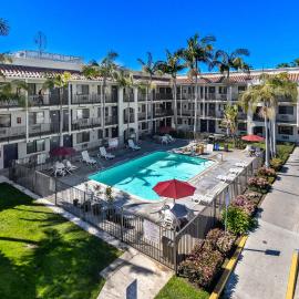 Motel 6-Oceanside, CA，歐申賽德的飯店