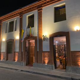 LAMACA - Hotel & Restaurante, hótel í Buga