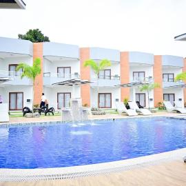 Crown of the Orient Beach Resort, hotelli kohteessa Gloria