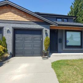 Burnaby 4 bed 3 bath duplex, hotel din Burnaby