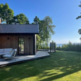 Modern house with lakeview - near town and nature, Hotel in Bankeryd