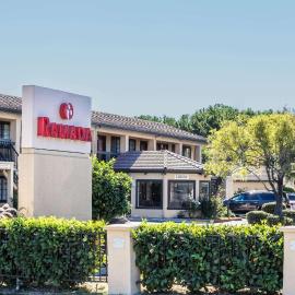 Ramada by Wyndham Mountain View, hotell sihtkohas Mountain View