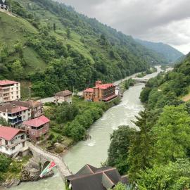VADİDEKAL Suit-على ضفاف النهر, khách sạn ở Çamlıhemşin