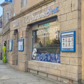 Logis Hôtel Les Chardons Bleus RESTAURANT LE BISTROT DE LA MER, מלון ברוסקוף