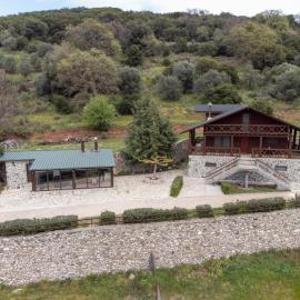 ktima Tzouros - Κτήμα Τζούρος, hotel en Thermo