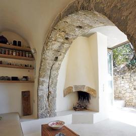Paleopoli Cave House