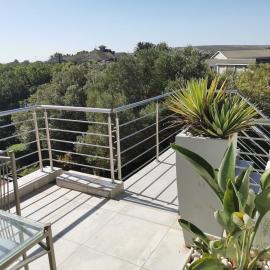 Upstairs on One, hotel in Langebaan
