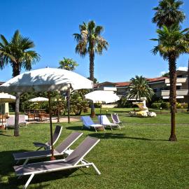 Hotel Villa Undulna - Terme della Versilia, hotelli kohteessa Cinquale