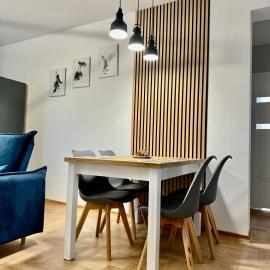 Blue Zone Apartment with FREE Parking, Balcony and Garden