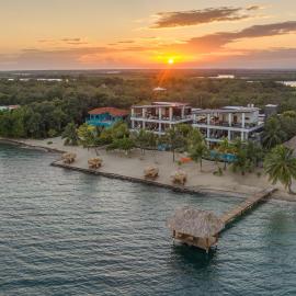 Villas at Playa de Coco, hotel v destinácii Placencia Village