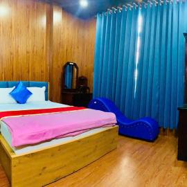royal hotel bà điểm hồ chi minh