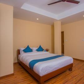 OYO 273 Hotel Rara Palace