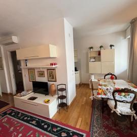 Spacious 2BR 2 Bathrooms 650m from Tower Modern Quiet, готель у місті Піза