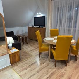 Cudowny Zakątek z Ogrodem i Basenem, Hotel in Bukwica