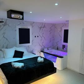 La Suite du Lac Love Room Suite Romantique Jacuzzi Privatif