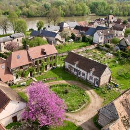 Les Jardins de Félicie: Poses şehrinde bir otel