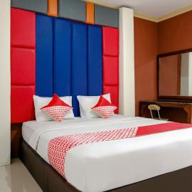 OYO Life 2966 Hotel Atriaz โรงแรมในTrenggalek