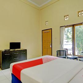 OYO 3096 Hotel Dewi Warsiki Near Gilimanuk Port, מלון בגילימנוק