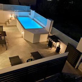 Comfy apartment with small private pool, Fiber internet and private parking