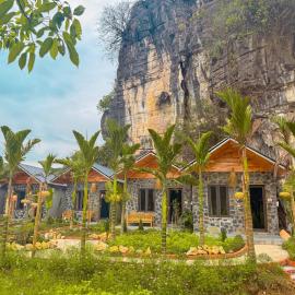 Ninh Binh Mountainside Bungalow