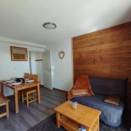 Les Chalets de Bois Méan-Les Orres 1800-Appt Duplex-6 couchages, hotel u gradu Les Orres