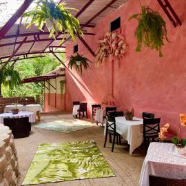 Zen Zaru Free MA Park Tour & Breakfast, hotel in Manuel Antonio