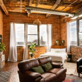 420 Friendly Canada Bridge View Loft Downtown FREE parking