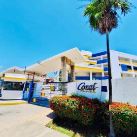 Coral Plaza Lechería Vacaciones cerca de playa