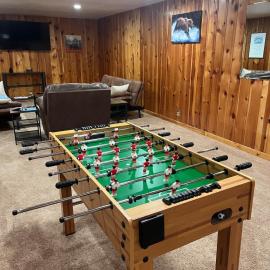 Spacious Arvada Family Home with King Beds and Office, hotel em Arvada